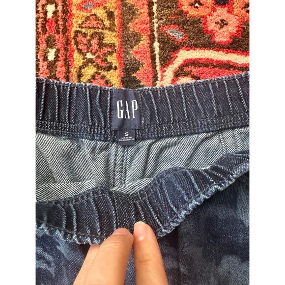 NWOT Gap Blue Floral Midrise Soft Horseshoe Barrel Leg Jeans Size Small Regular - Picture 3 of 6